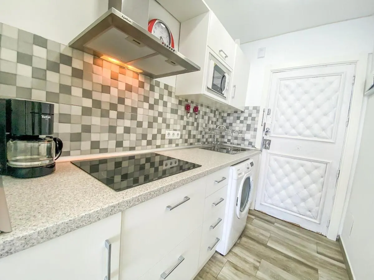 Apartmán Vista Al Mar, Wifi, Terraza Y Piscina. Torremolinos 0*,
